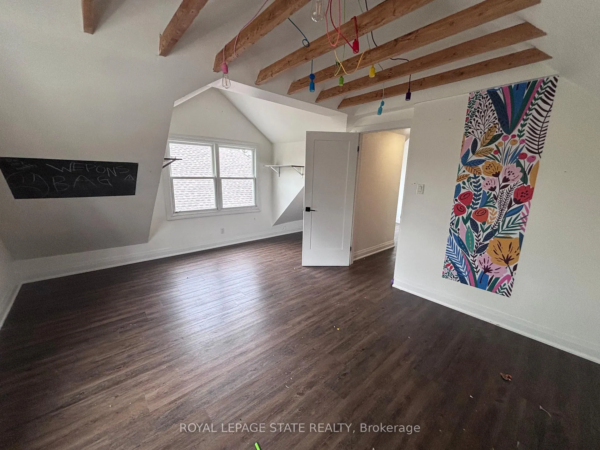 Photo 16 of 122 Queensdale Avenue E, Hamilton, Centremount — HOMEH