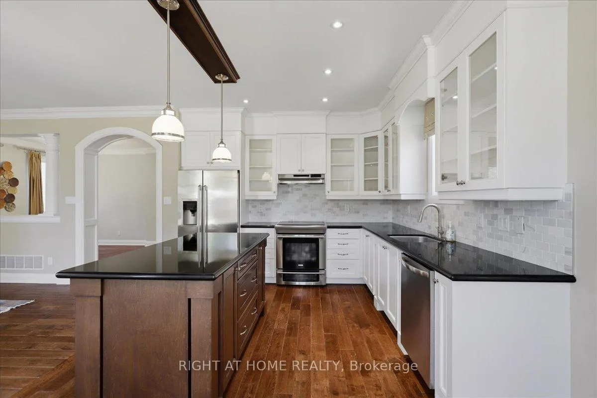 Photo 15 of 31 Christy Drive, Wasaga Beach — HOMEH