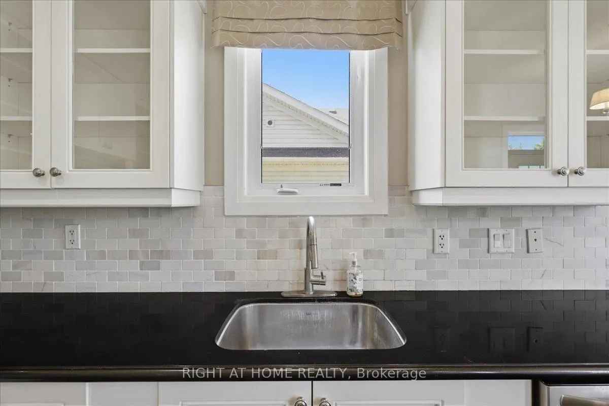 Photo 16 of 31 Christy Drive, Wasaga Beach — HOMEH