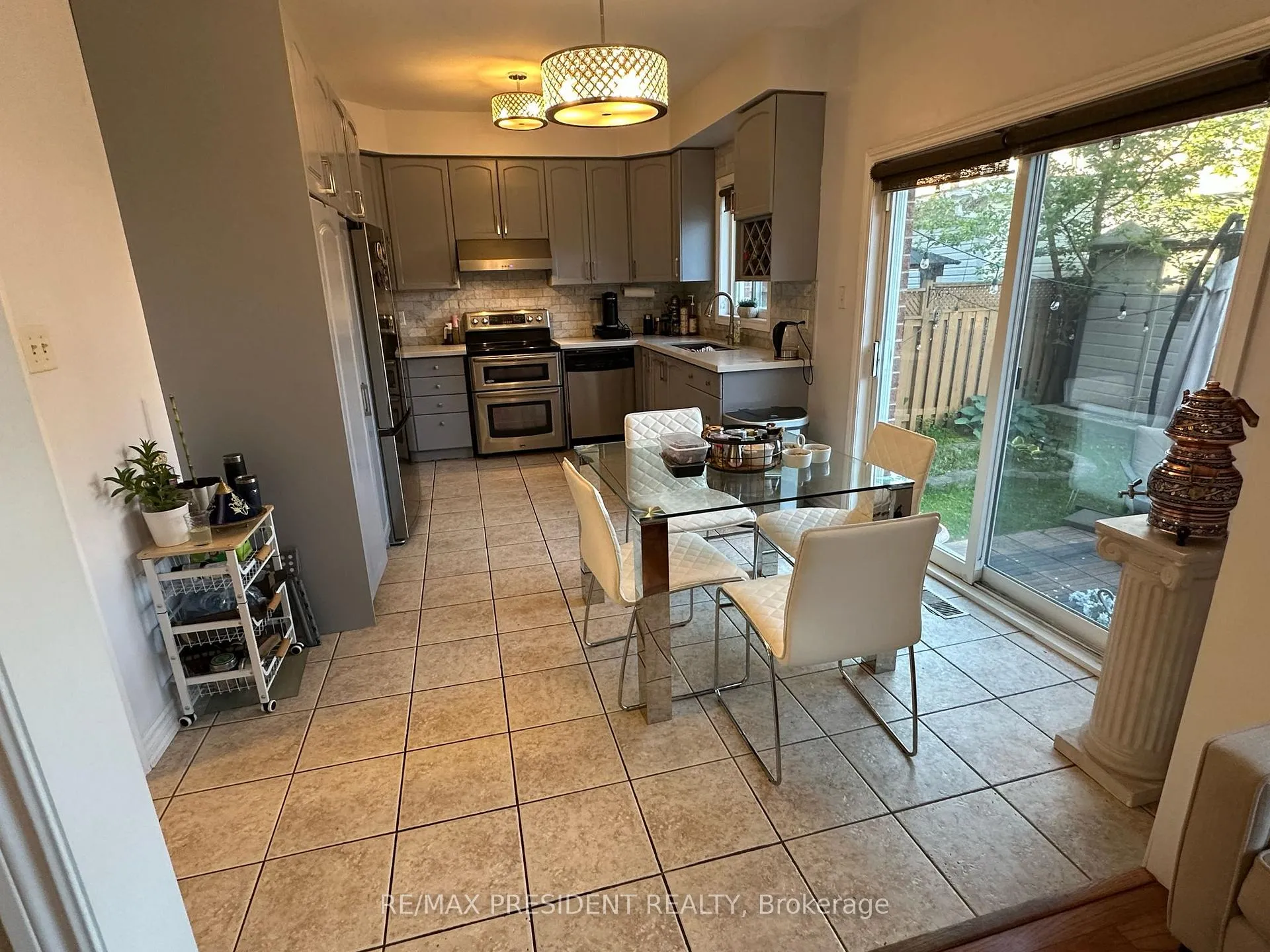 Photo 12 of 1091 Mccuaig Drive, Milton, Clarke — HOMEH