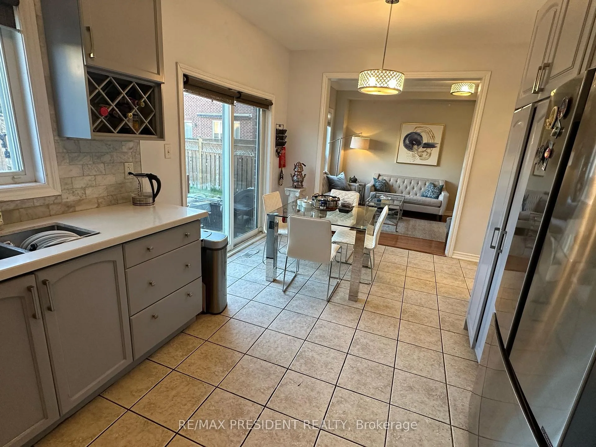 Photo 14 of 1091 Mccuaig Drive, Milton, Clarke — HOMEH