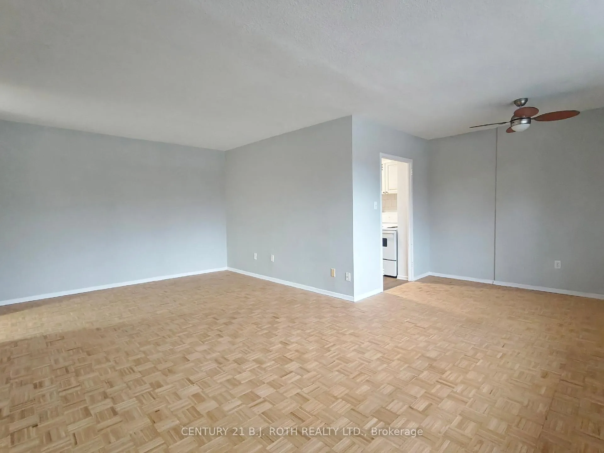 Photo 2 of Unit 301, 37 Peel Street, Barrie, City Centre — HOMEH