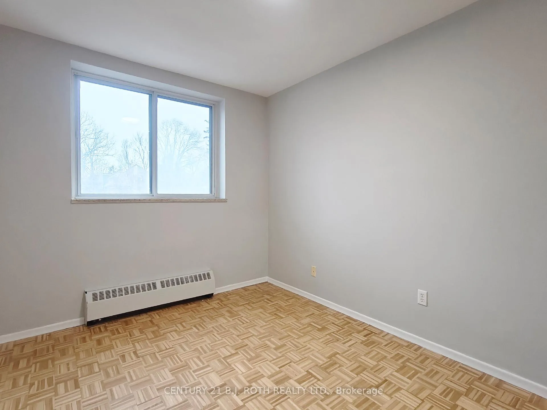 Photo 6 of Unit 301, 37 Peel Street, Barrie, City Centre — HOMEH