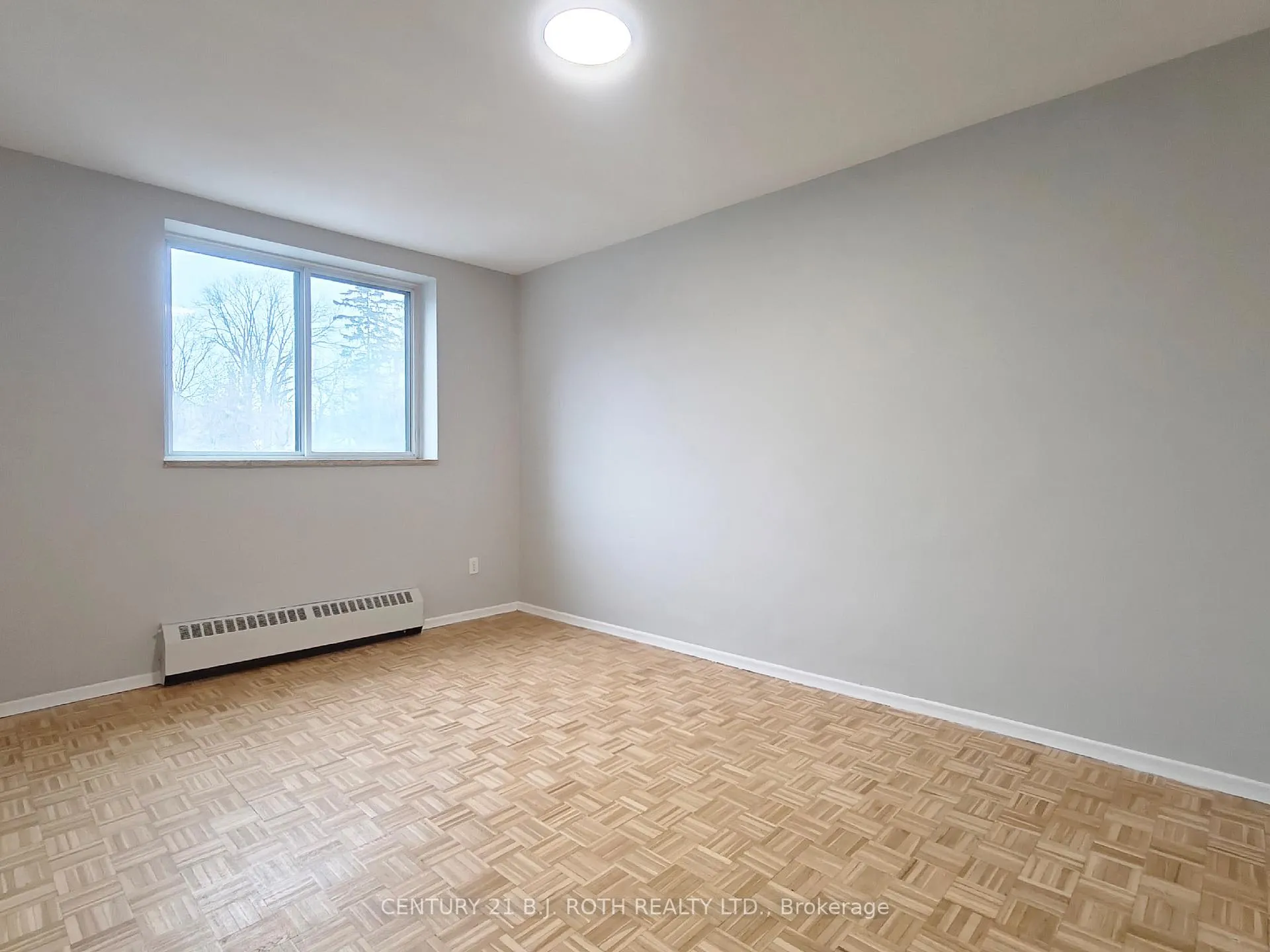Photo 8 of Unit 301, 37 Peel Street, Barrie, City Centre — HOMEH