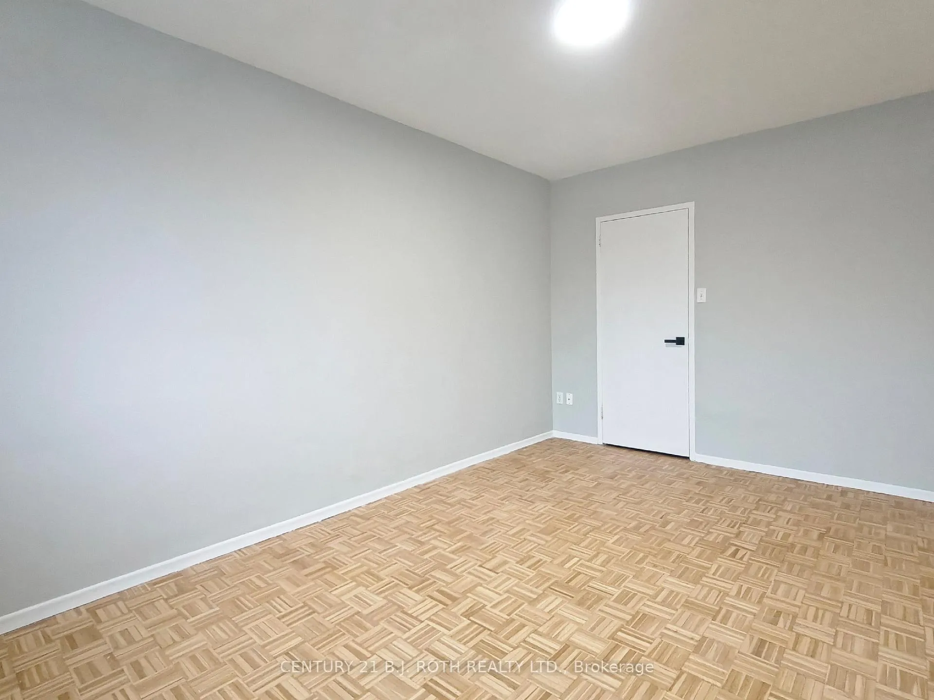 Photo 9 of Unit 301, 37 Peel Street, Barrie, City Centre — HOMEH