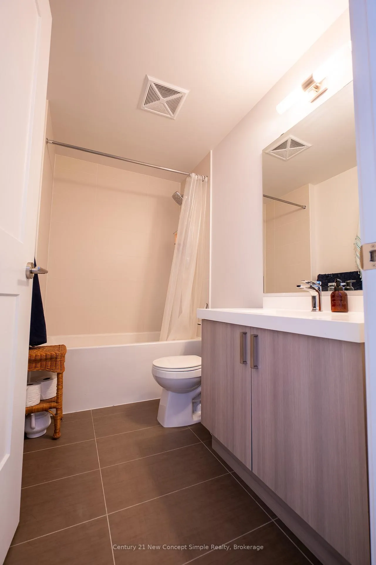 Photo 10 of Unit 2412, 7895 Jane Street, Vaughan, Concord — HOMEH