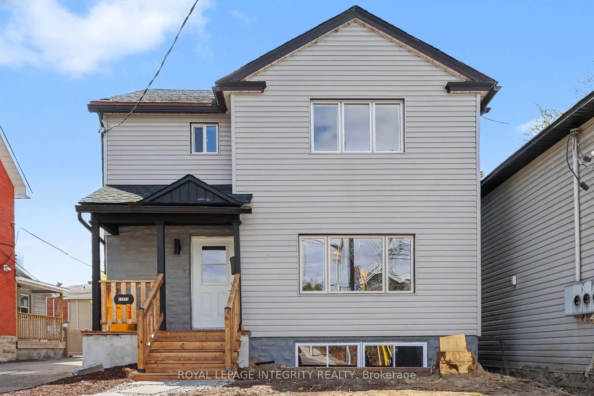 Front of 222 Mcarthur Avenue