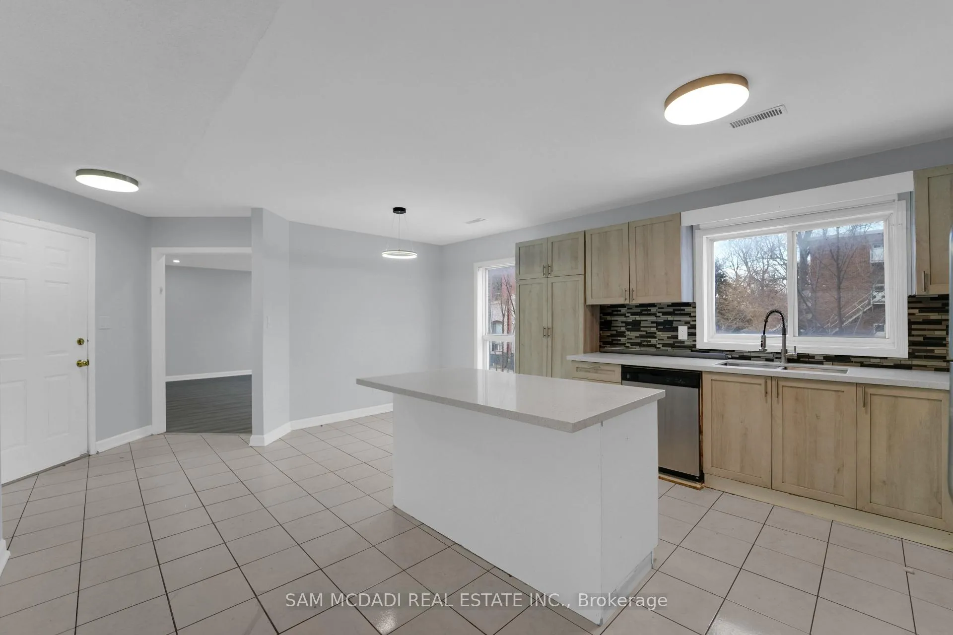 Photo 4 of 90 Tisdale Street S, Hamilton, Stinson — HOMEH