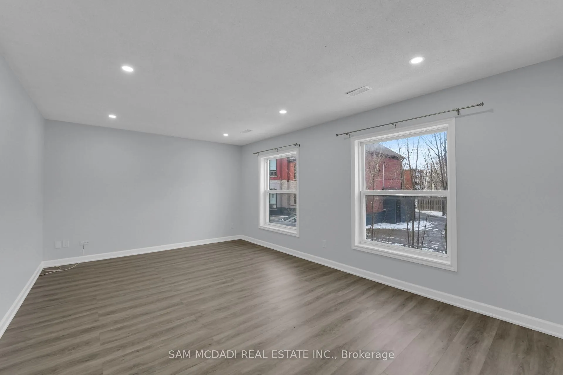 Photo 9 of 90 Tisdale Street S, Hamilton, Stinson — HOMEH