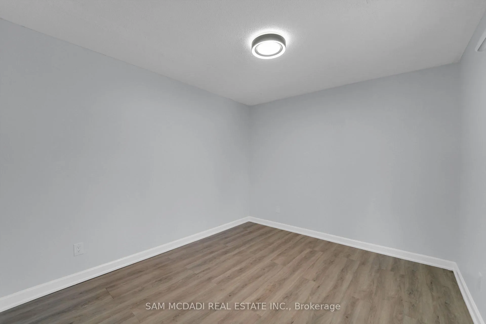 Photo 10 of 90 Tisdale Street S, Hamilton, Stinson — HOMEH