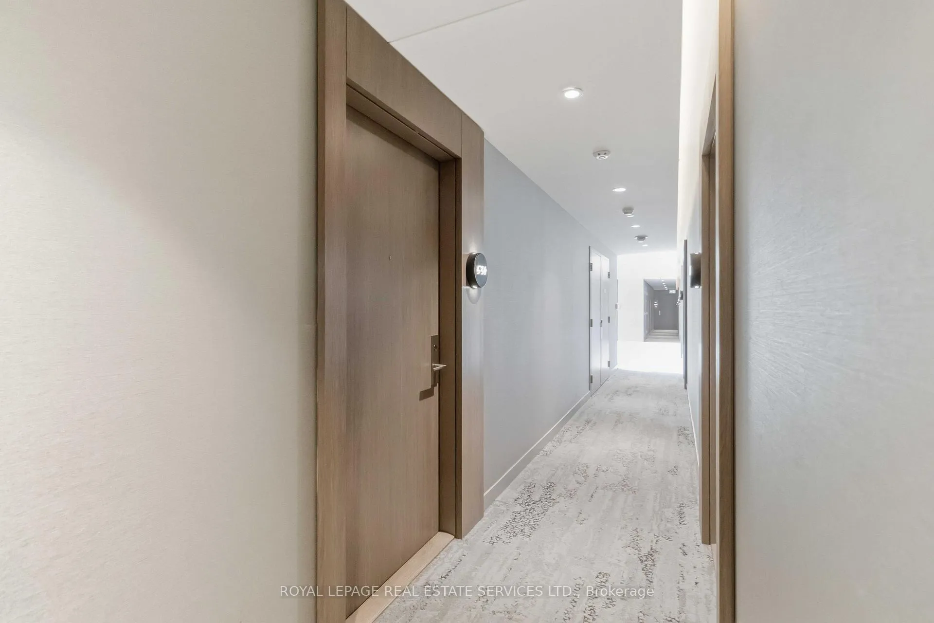 Photo 5 of Unit 534, 161 Roehampton Avenue, Toronto, Mount Pleasant West — HOMEH