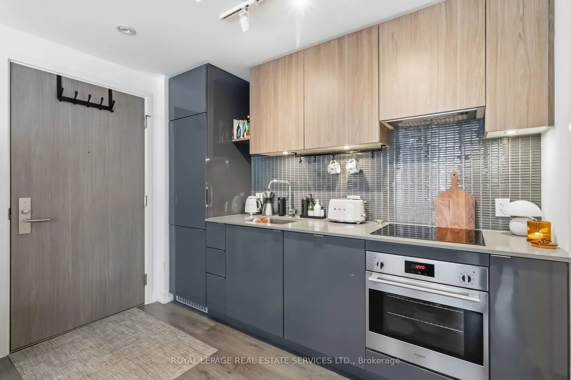 Photo 6 of Unit 534, 161 Roehampton Avenue, Toronto, Mount Pleasant West — HOMEH