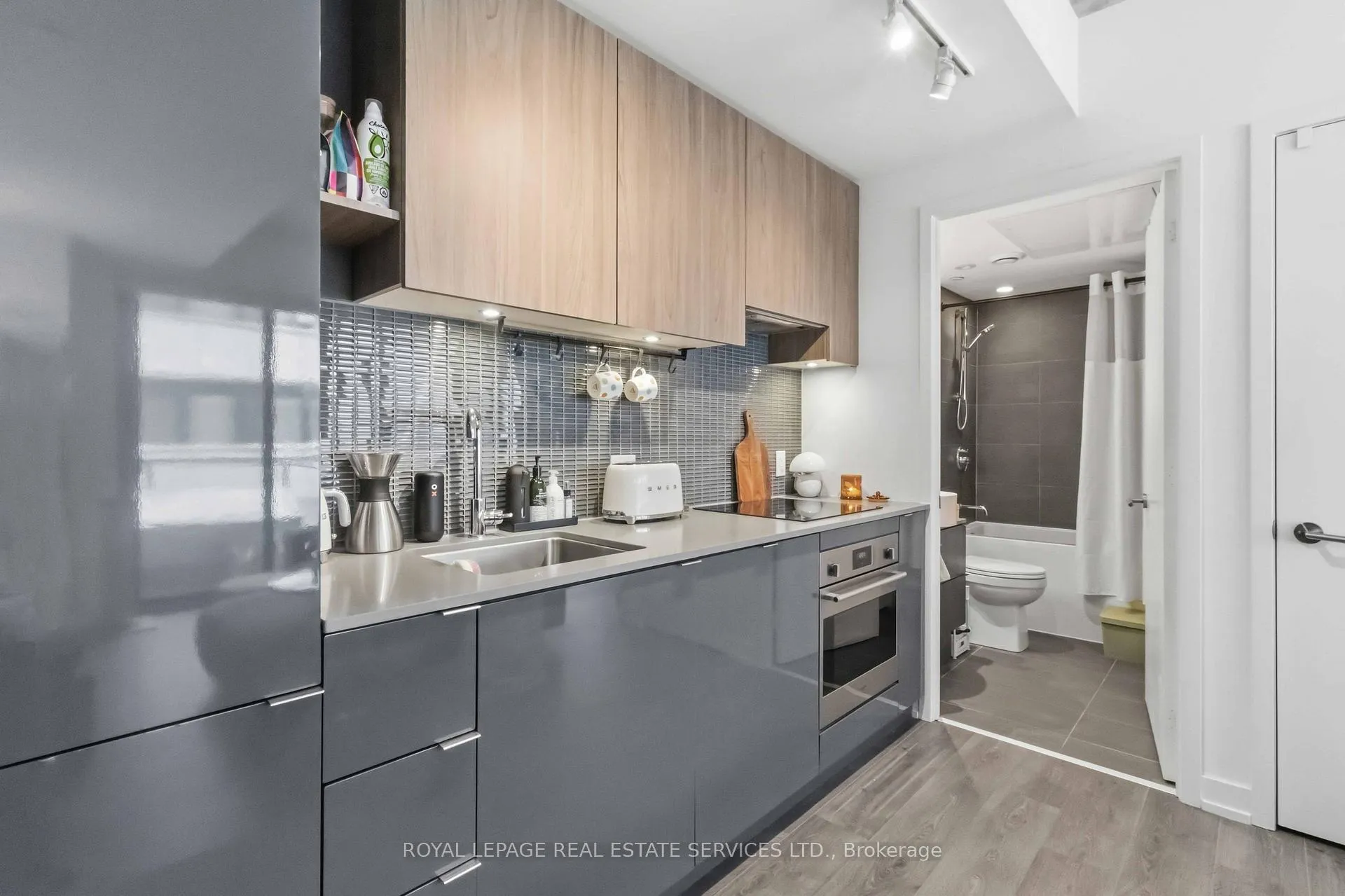 Photo 8 of Unit 534, 161 Roehampton Avenue, Toronto, Mount Pleasant West — HOMEH