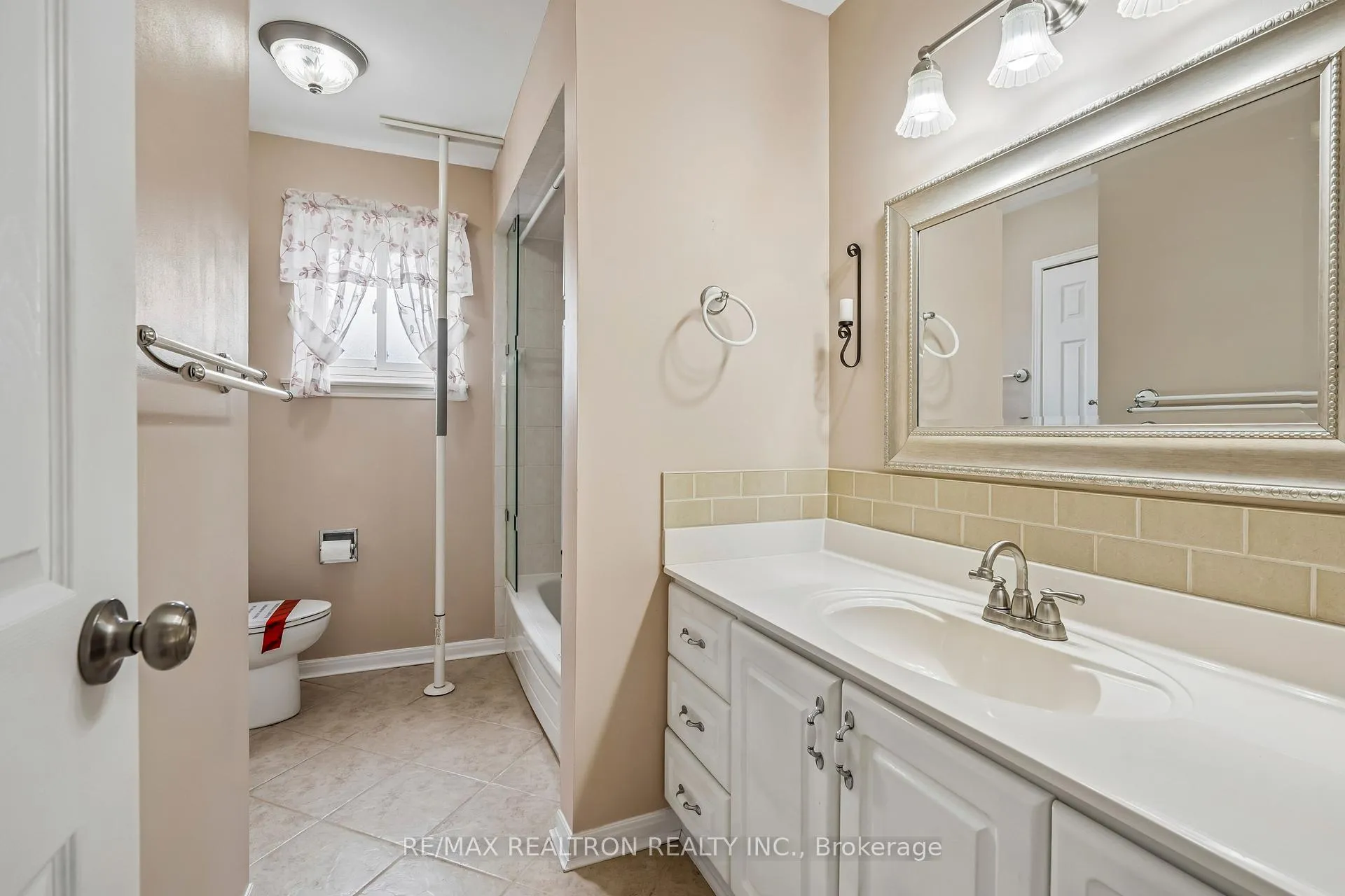 Photo 32 of 45 Fireside Drive, Scarborough, Rouge — HOMEH