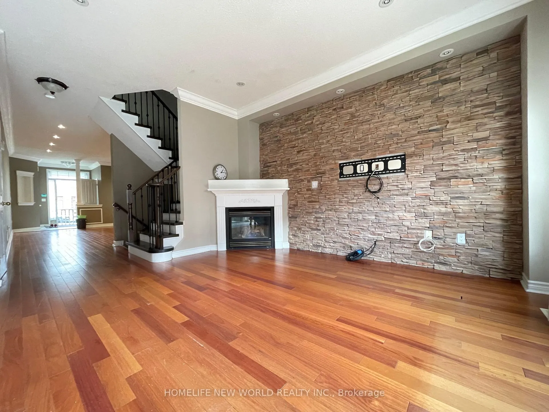 Photo 2 of 231 Madison Heights Boulevard, Markham, Berczy — HOMEH