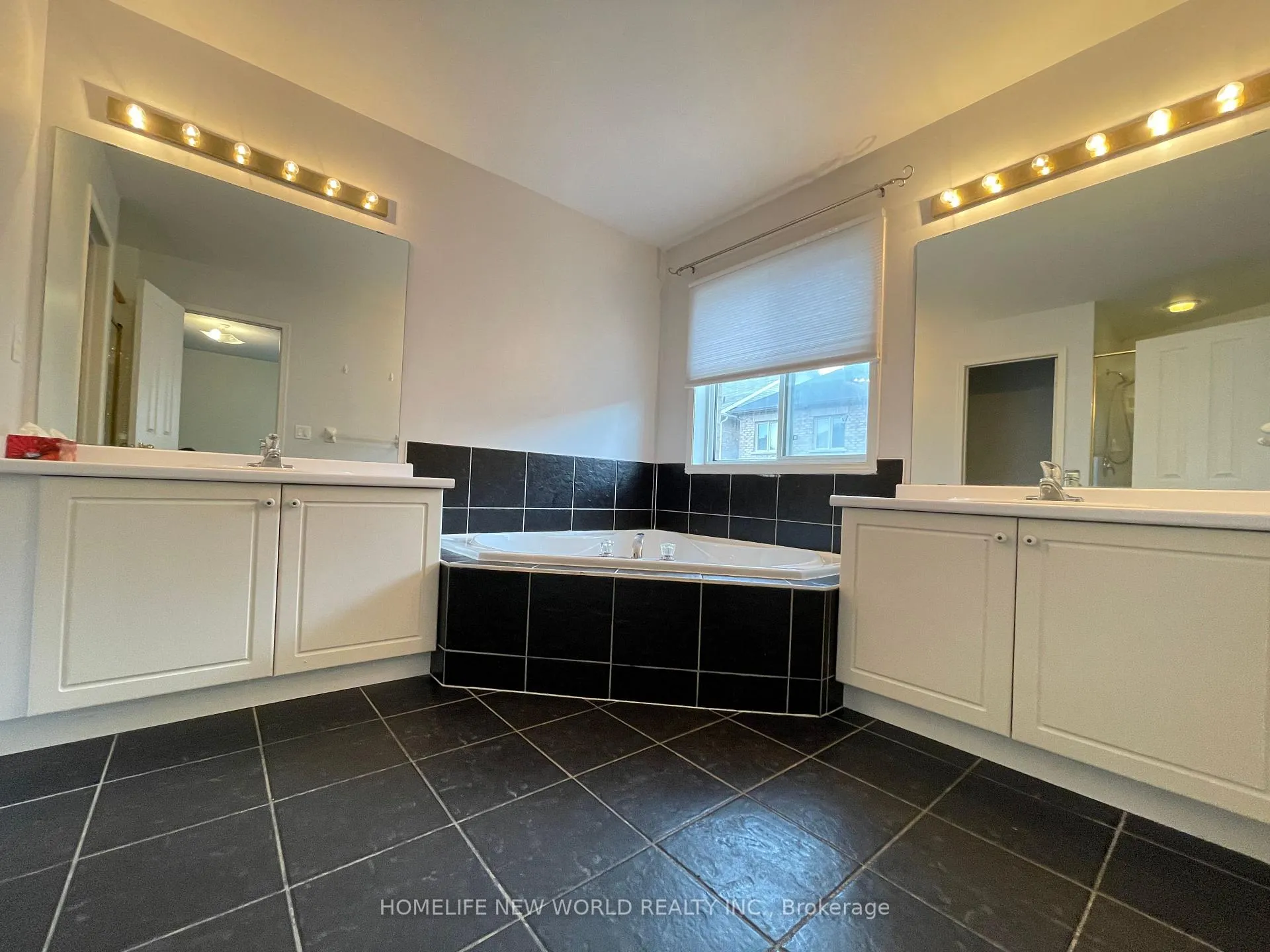 Photo 7 of 231 Madison Heights Boulevard, Markham, Berczy — HOMEH