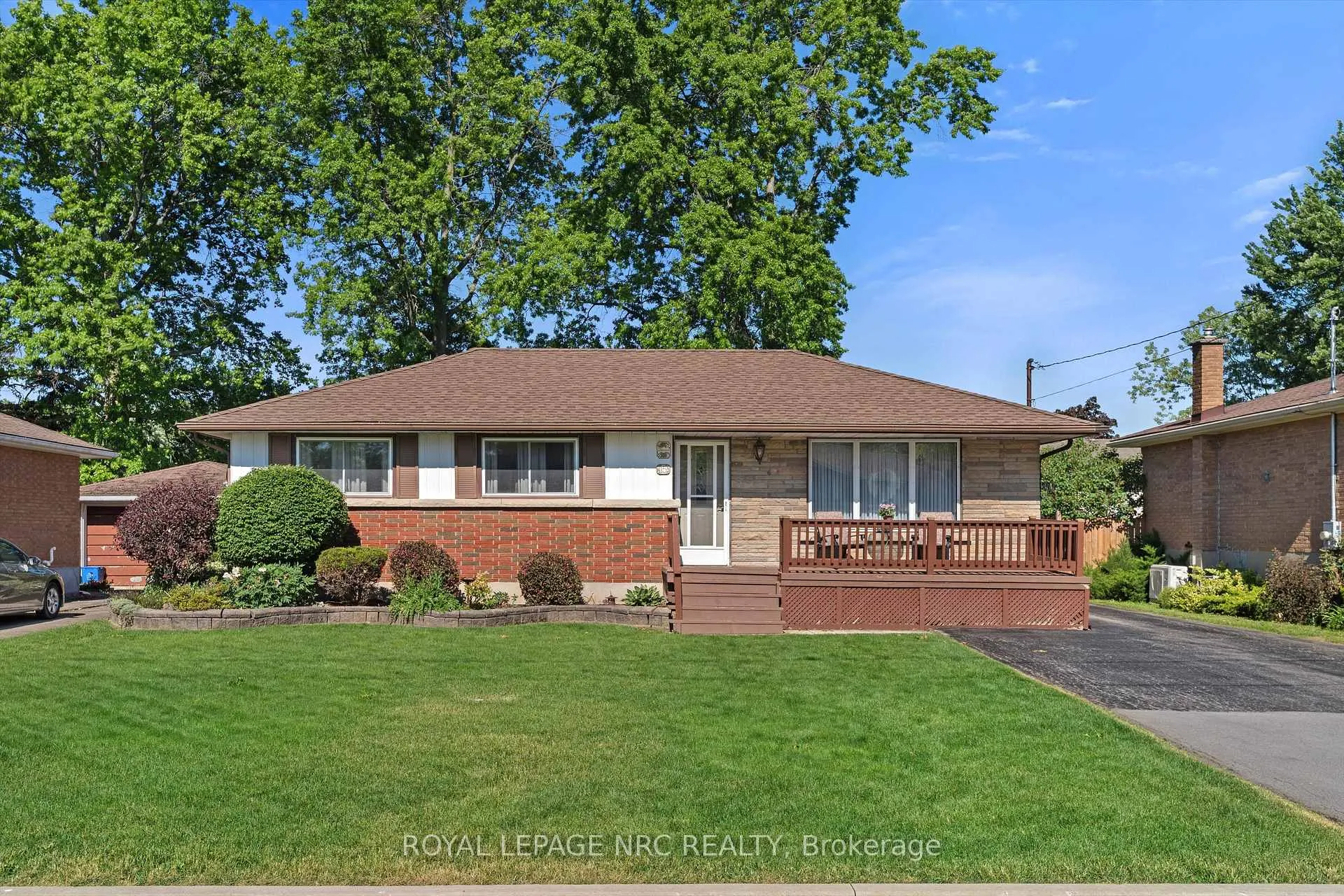 Photo 1 of 15 Carrol Street, Welland, Broadway — HOMEH