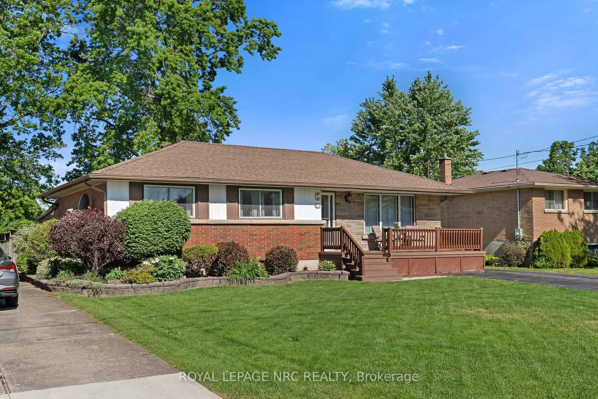 Photo 2 of 15 Carrol Street, Welland, Broadway — HOMEH