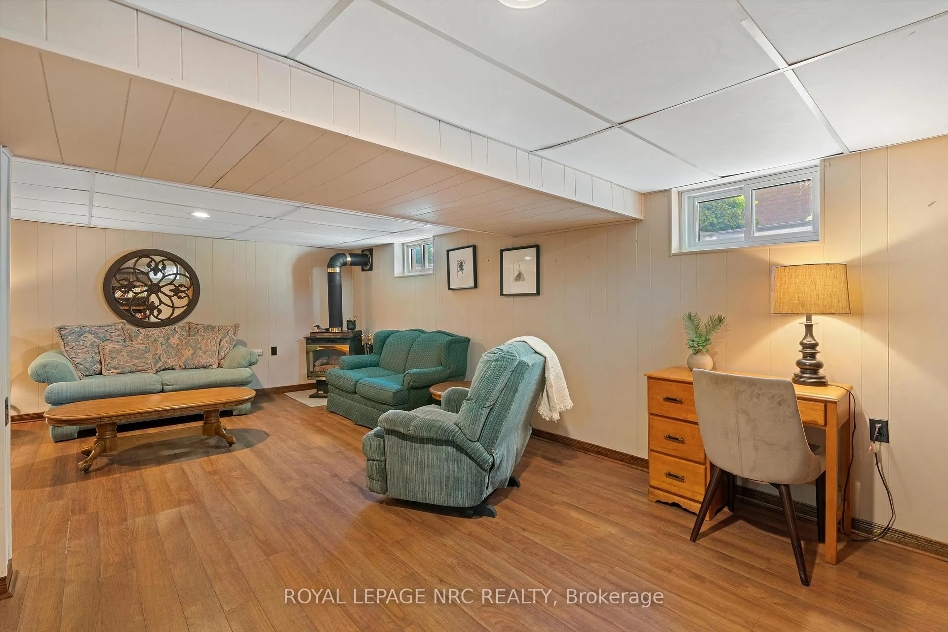 Photo 26 of 15 Carrol Street, Welland, Broadway — HOMEH