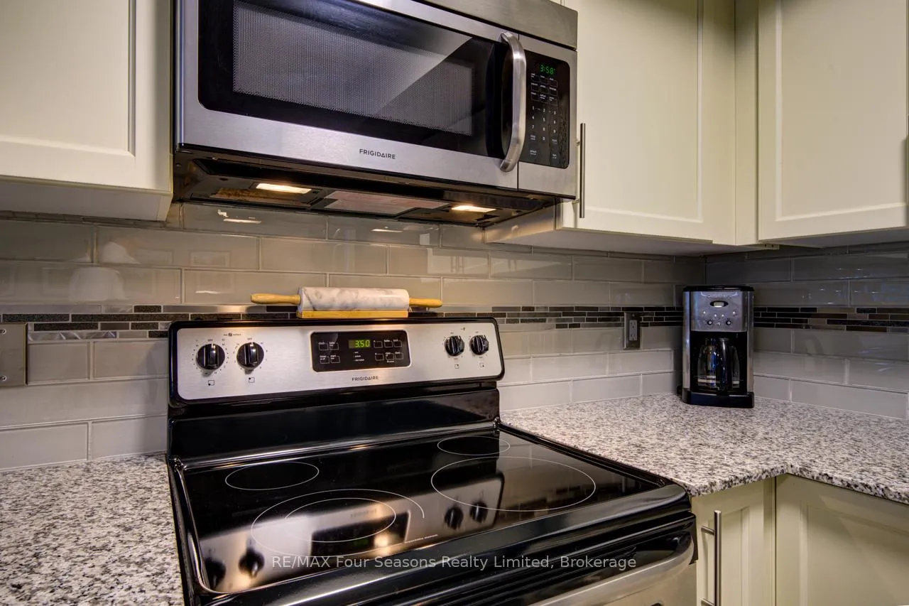 Photo 10 of Unit 108, 4 Brandy Lane Drive, Collingwood — HOMEH