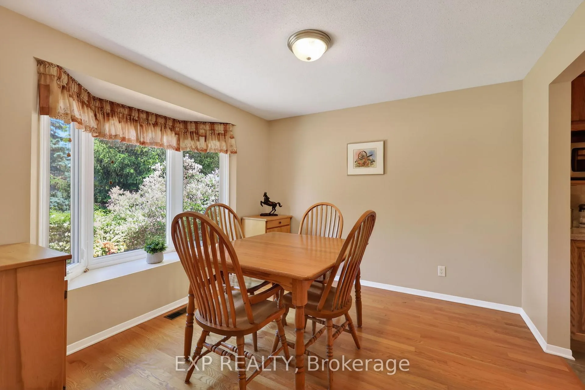 Photo 6 of 34 Four Seasons Drive, Ottawa, Borden Farm/Stewart Farm/Carleton Heights/Parkwood Hills — HOMEH