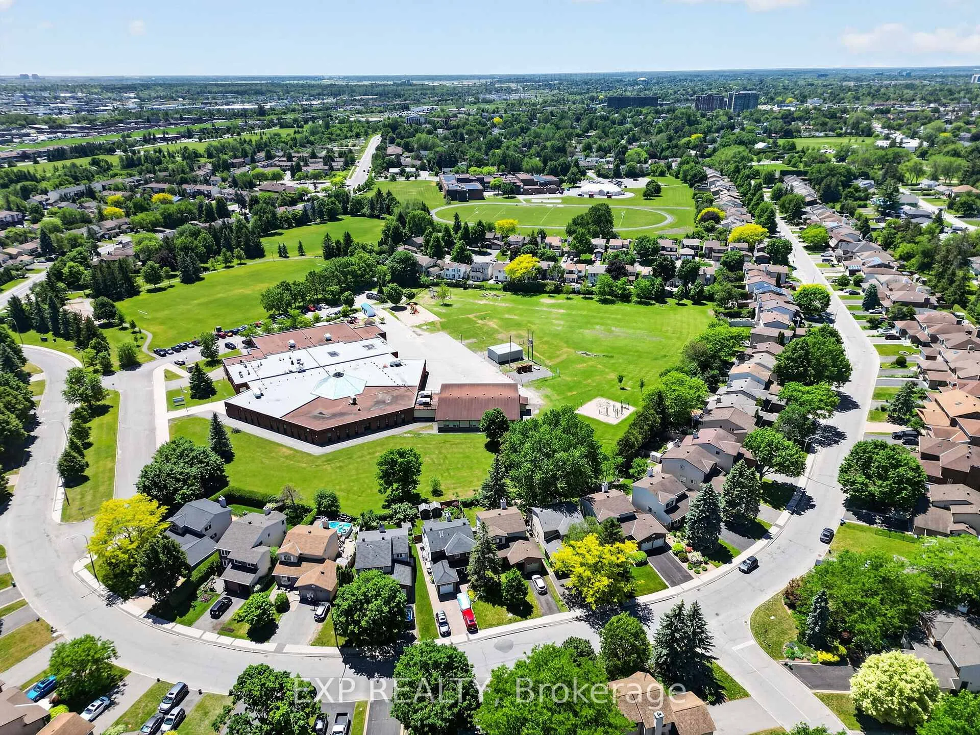 Photo 38 of 34 Four Seasons Drive, Ottawa, Borden Farm/Stewart Farm/Carleton Heights/Parkwood Hills — HOMEH