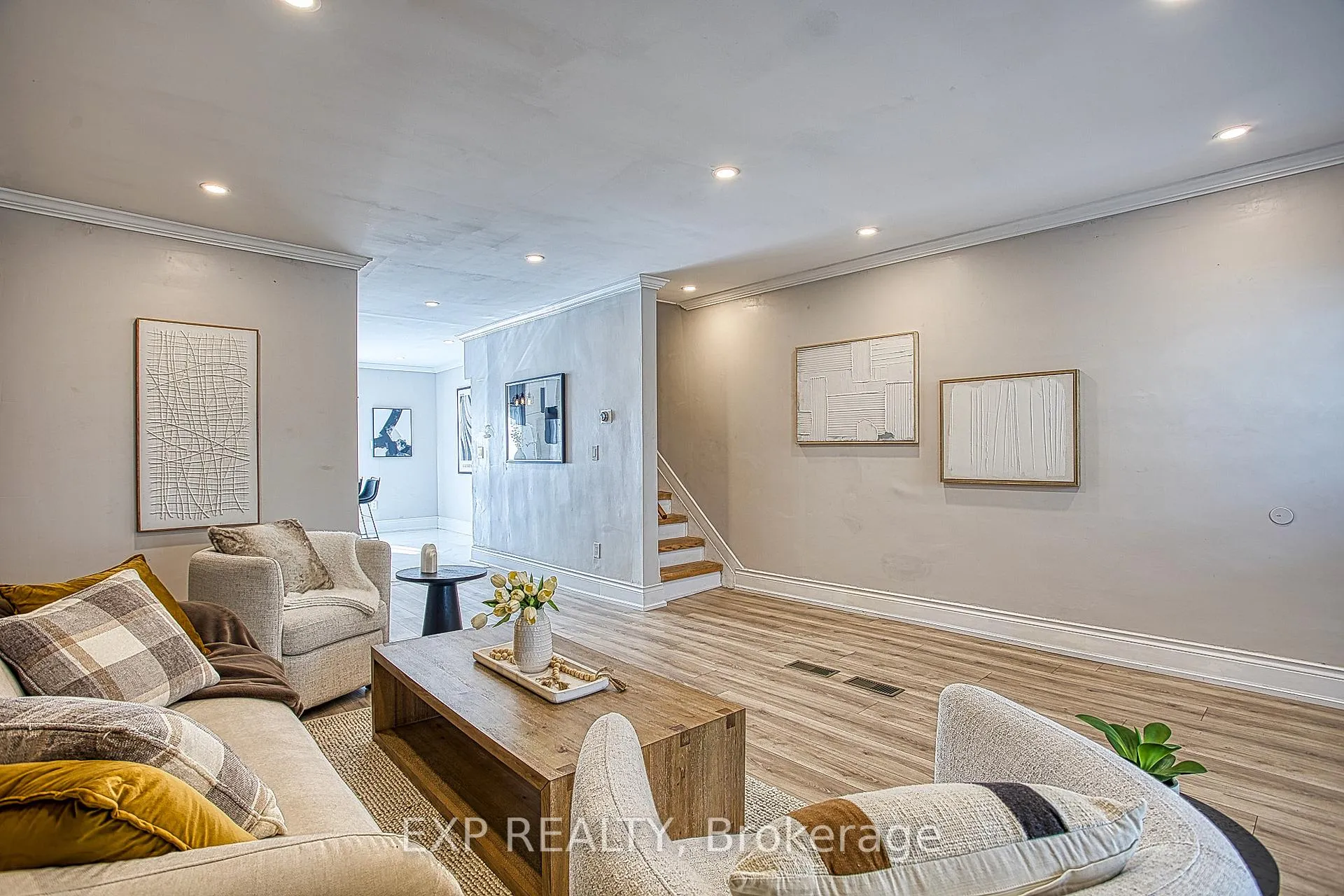 Photo 6 of 126 Belmont Avenue, Hamilton, Crown Point — HOMEH