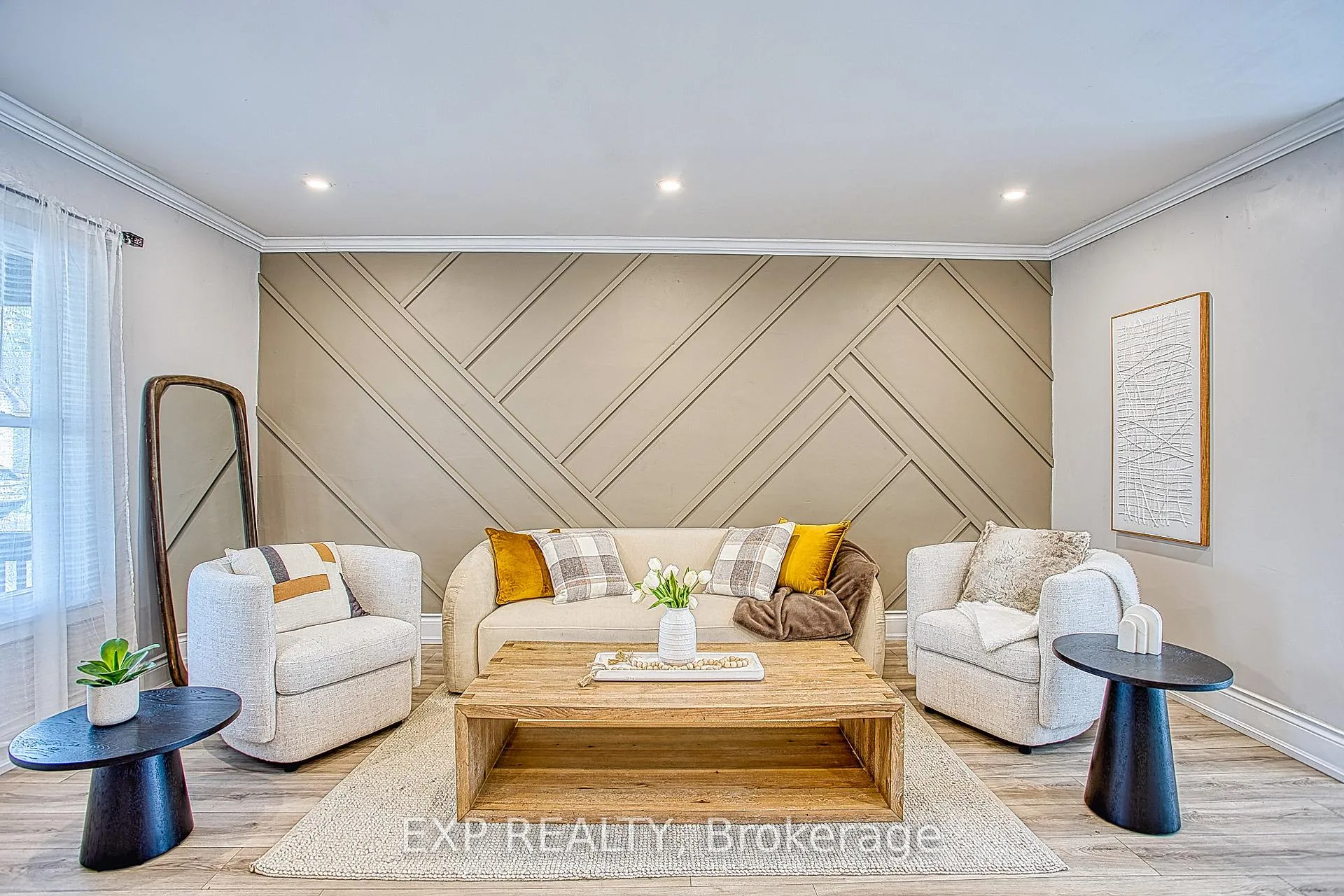 Photo 8 of 126 Belmont Avenue, Hamilton, Crown Point — HOMEH
