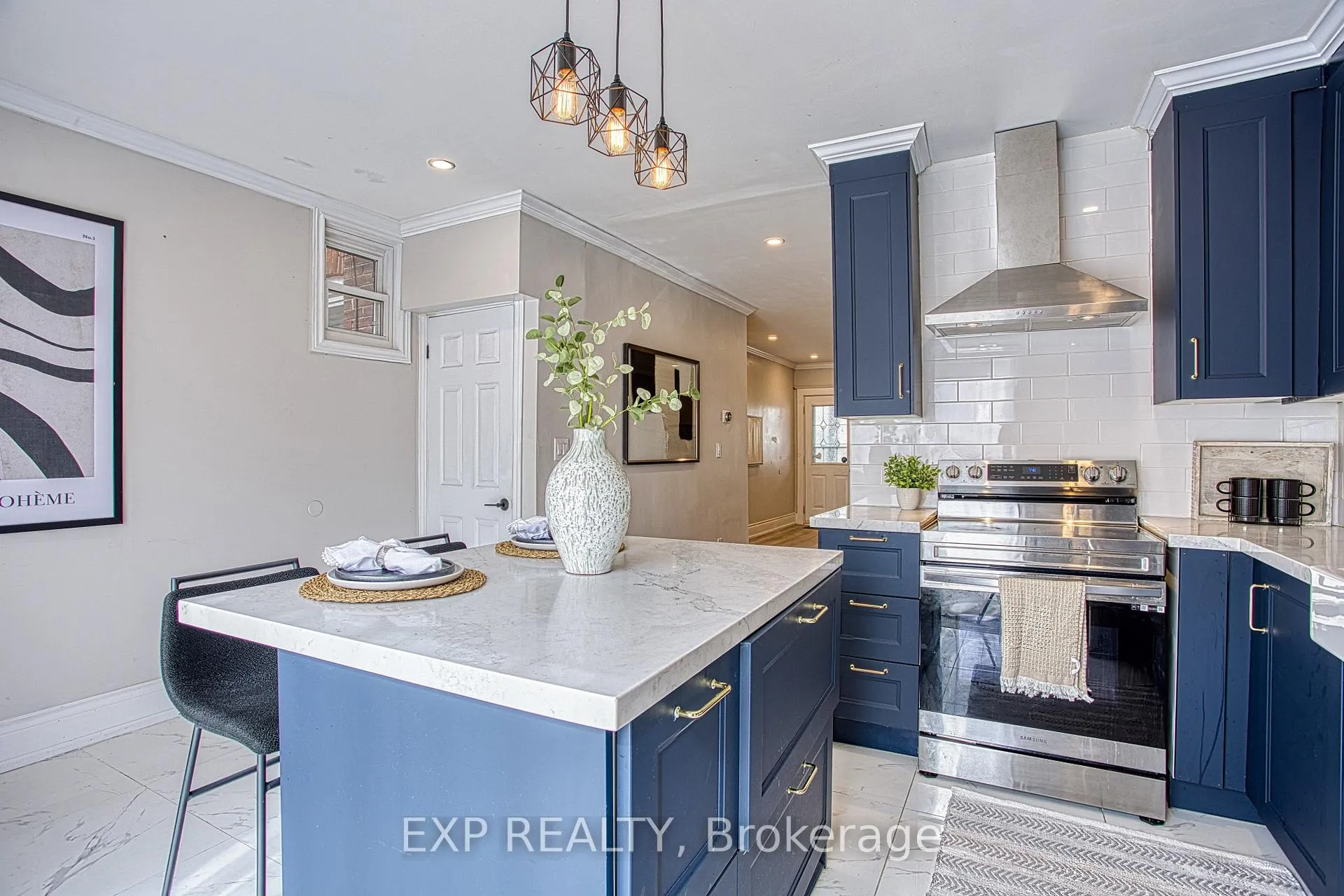 Photo 12 of 126 Belmont Avenue, Hamilton, Crown Point — HOMEH