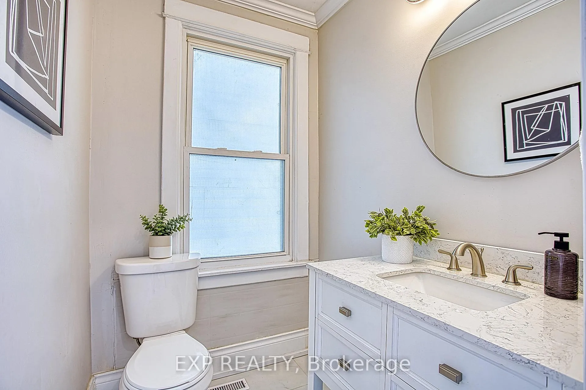 Photo 15 of 126 Belmont Avenue, Hamilton, Crown Point — HOMEH