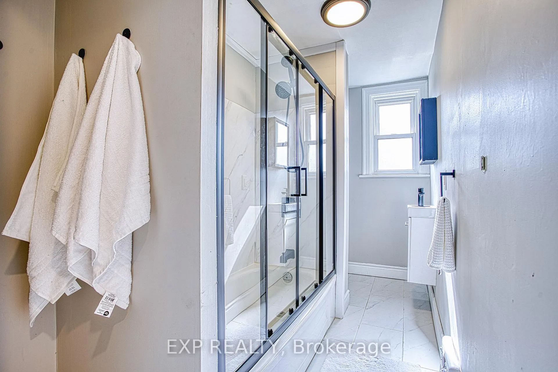 Photo 17 of 126 Belmont Avenue, Hamilton, Crown Point — HOMEH