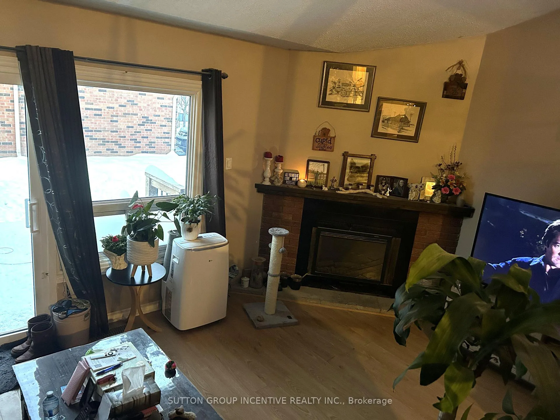 Photo 5 of 553 Tenth Street, Collingwood — HOMEH