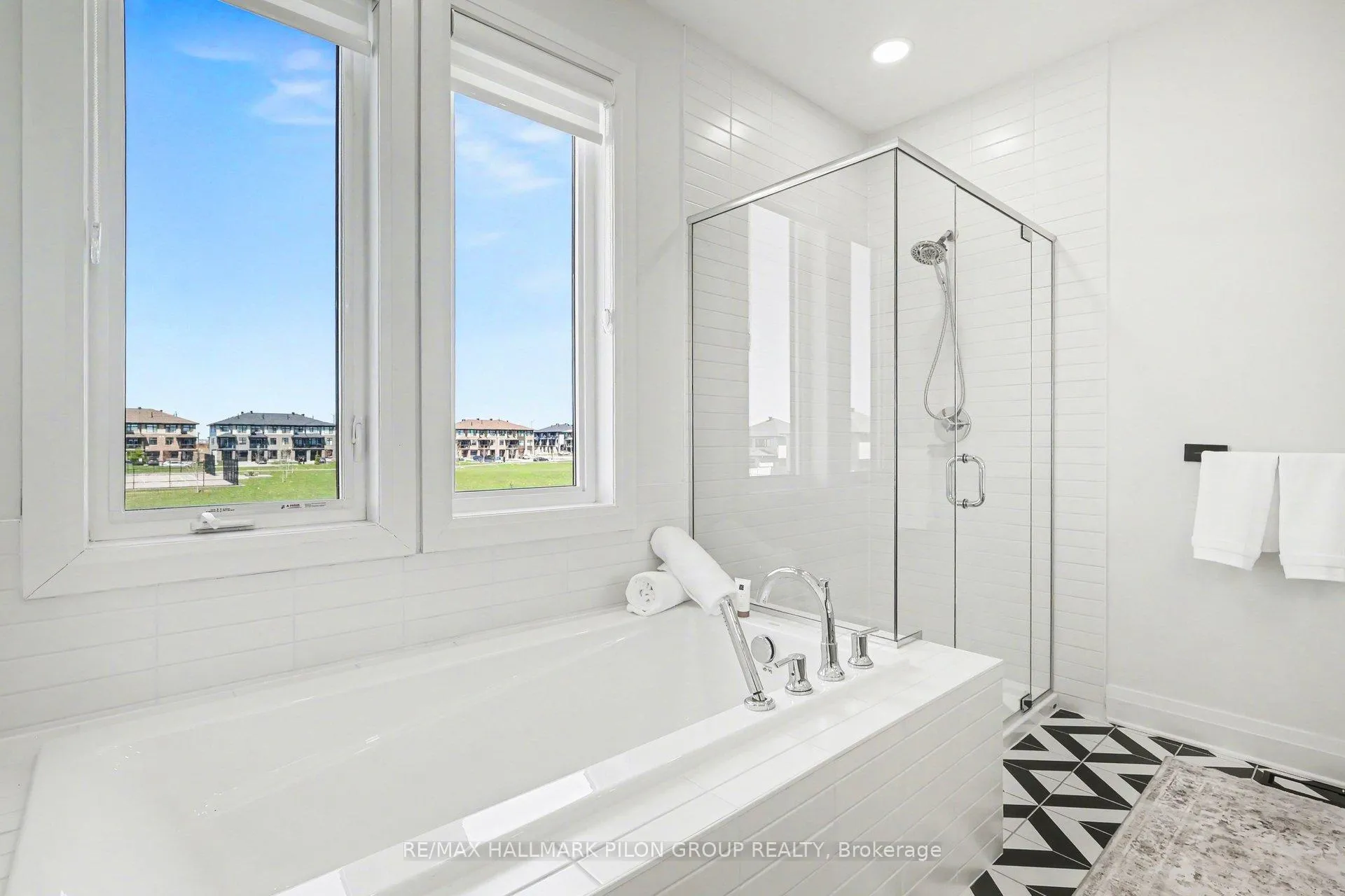 Photo 20 of 320 Cornice Street, Ottawa, Mer Bleue/Bradley Estates/Anderson Park — HOMEH