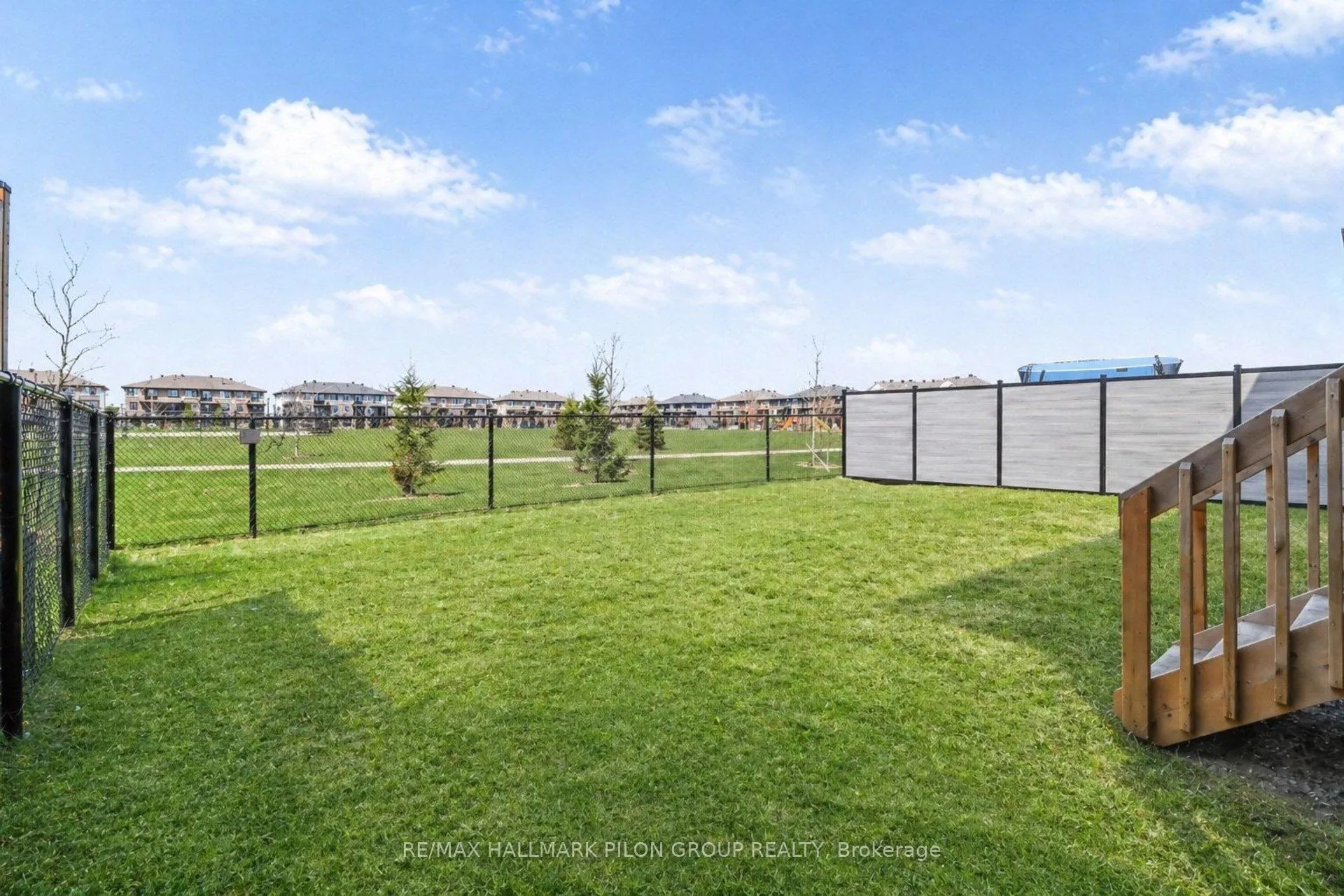 Photo 33 of 320 Cornice Street, Ottawa, Mer Bleue/Bradley Estates/Anderson Park — HOMEH