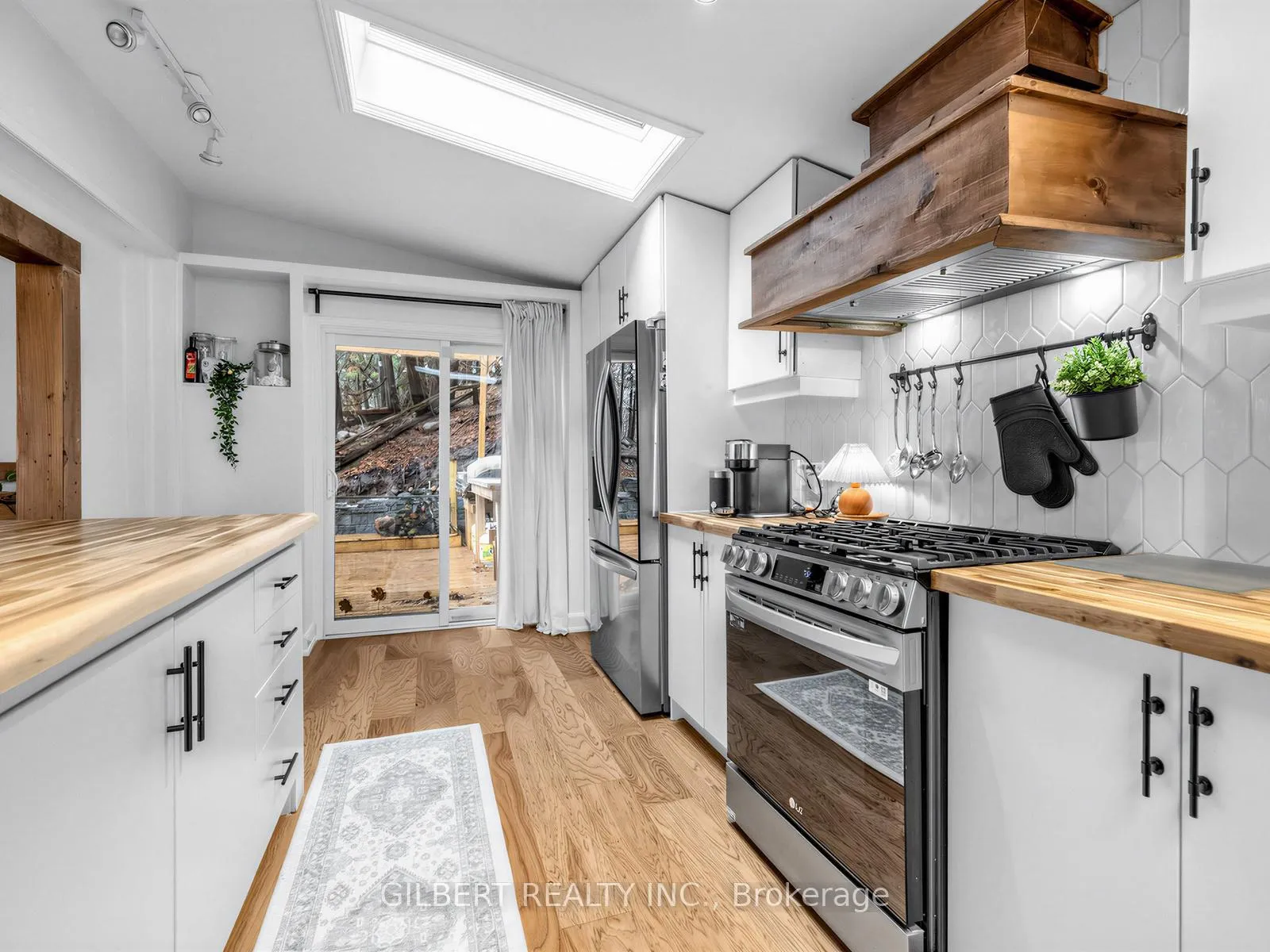 Photo 6 of 313 winnifred Drive, Georgina, Keswick South — HOMEH