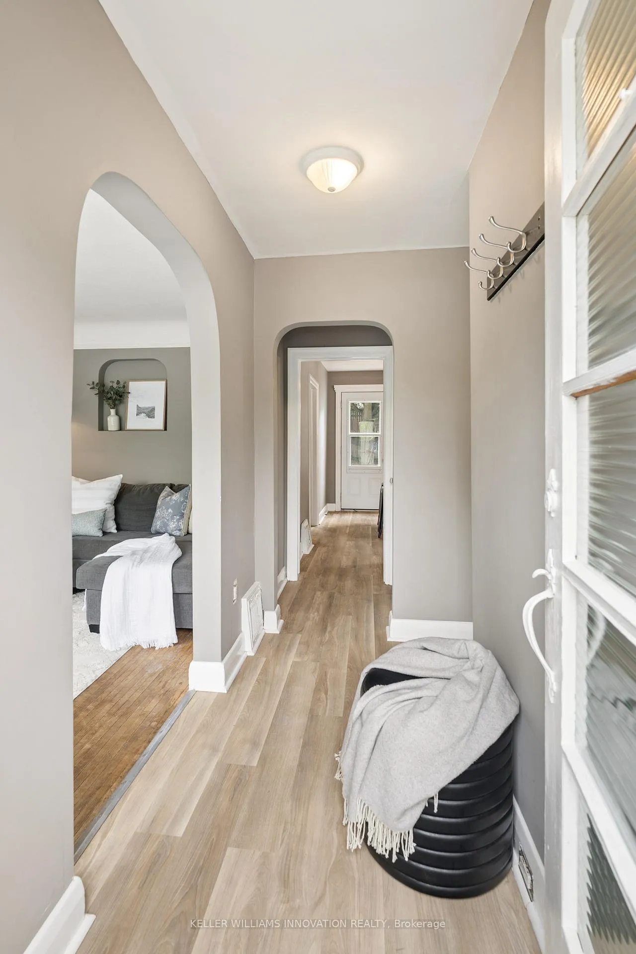 Photo 7 of 555 Wellington Street N, Kitchener — HOMEH