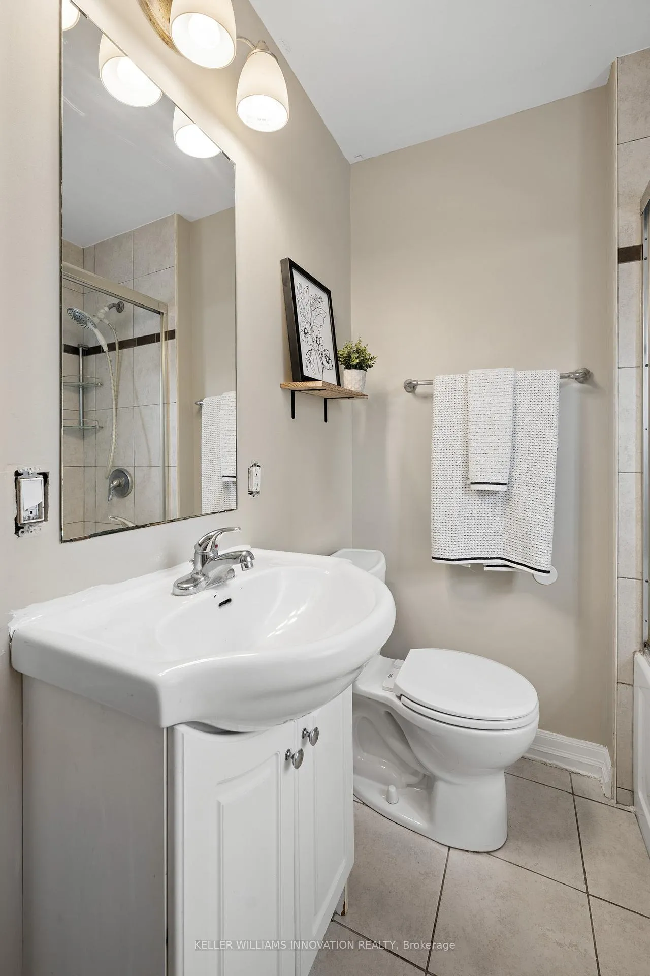 Photo 13 of 555 Wellington Street N, Kitchener — HOMEH