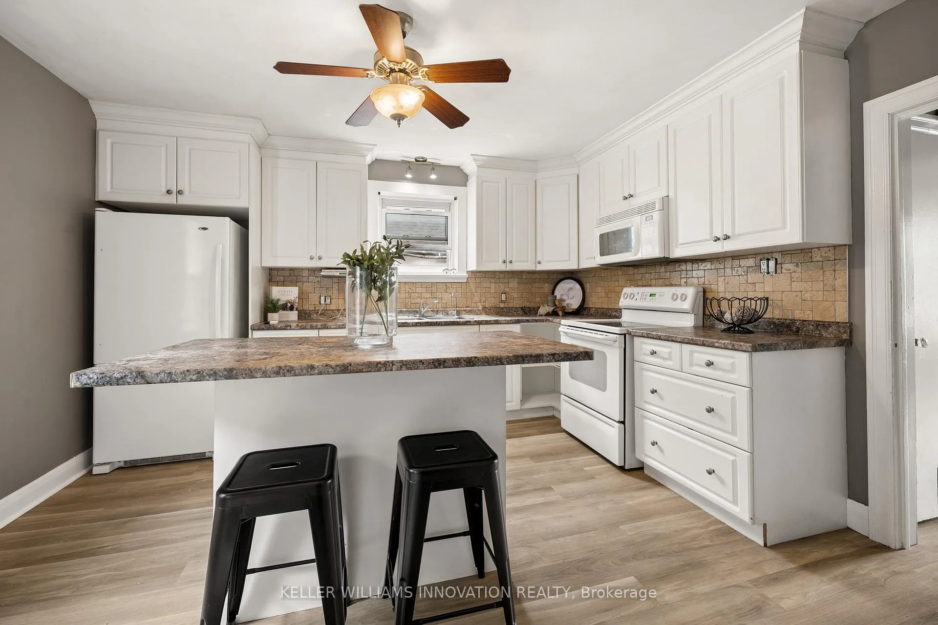 Photo 15 of 555 Wellington Street N, Kitchener — HOMEH