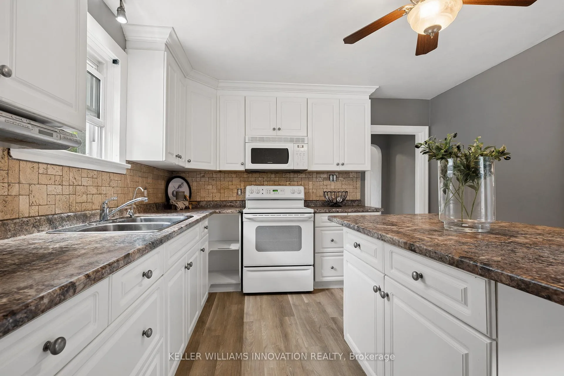Photo 17 of 555 Wellington Street N, Kitchener — HOMEH