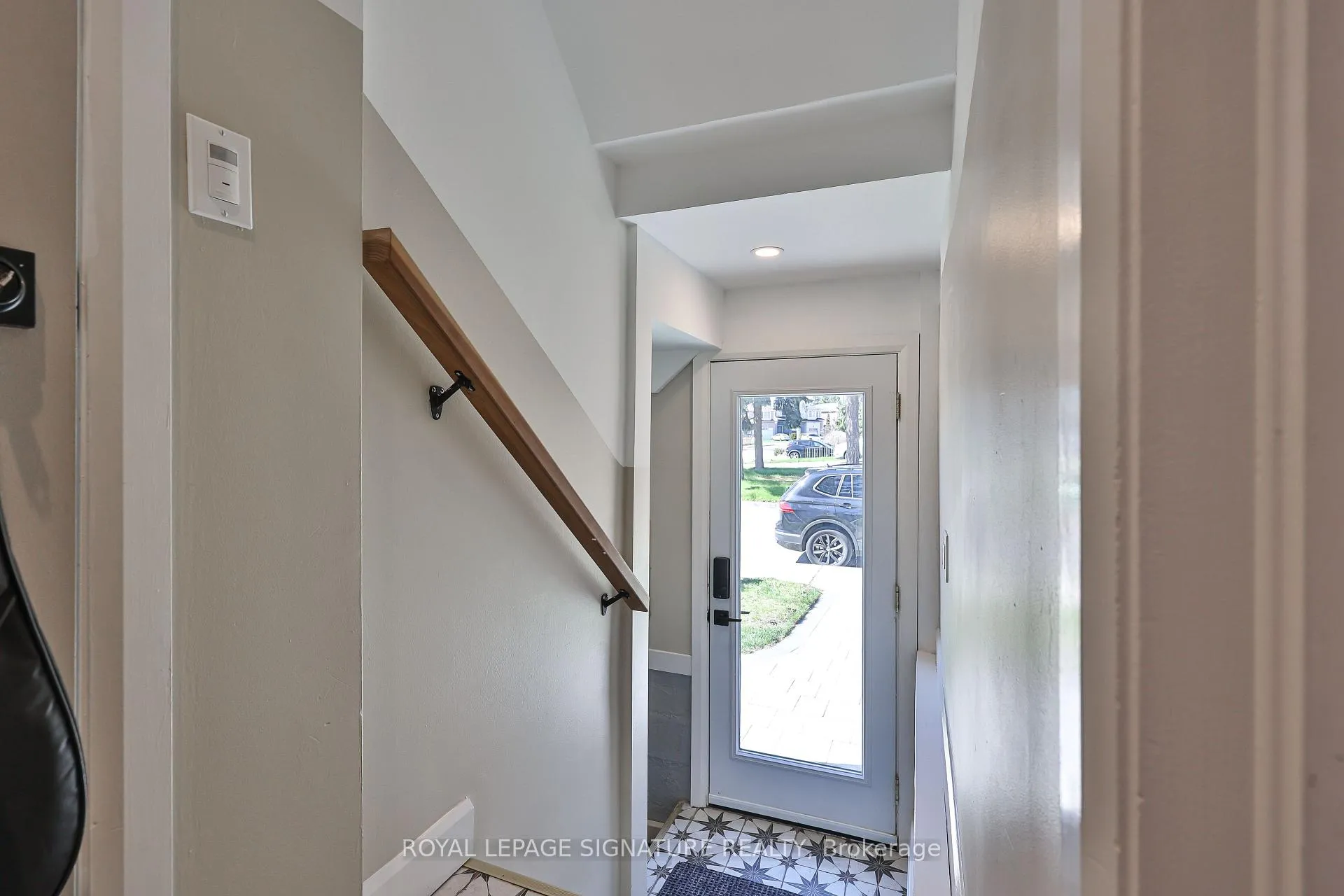 Photo 52 of 71 South Bonnington Avenue, Scarborough, Birchcliffe-Cliffside — HOMEH
