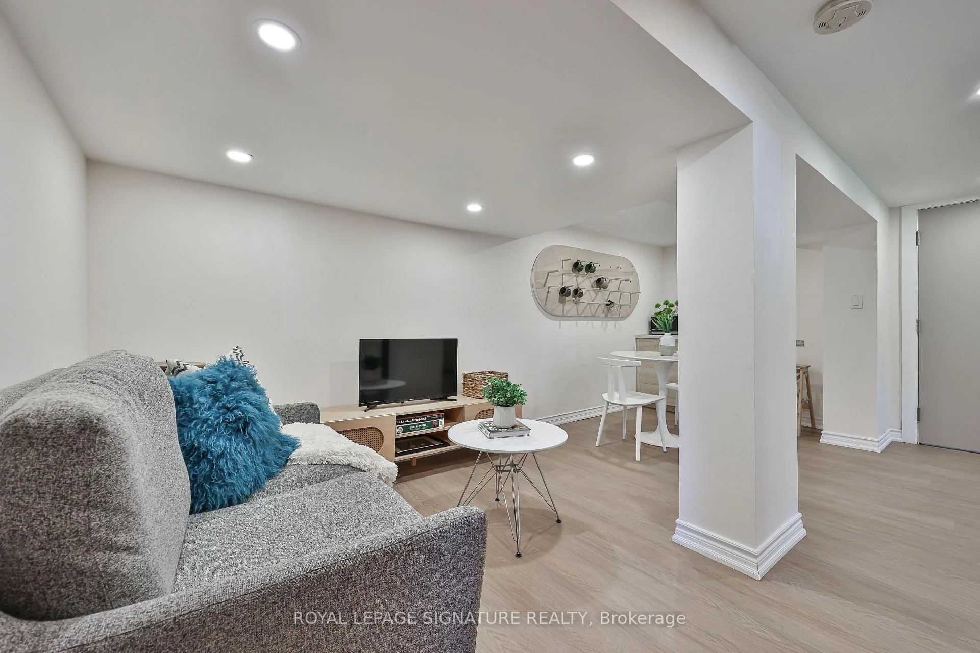 Photo 59 of 71 South Bonnington Avenue, Scarborough, Birchcliffe-Cliffside — HOMEH