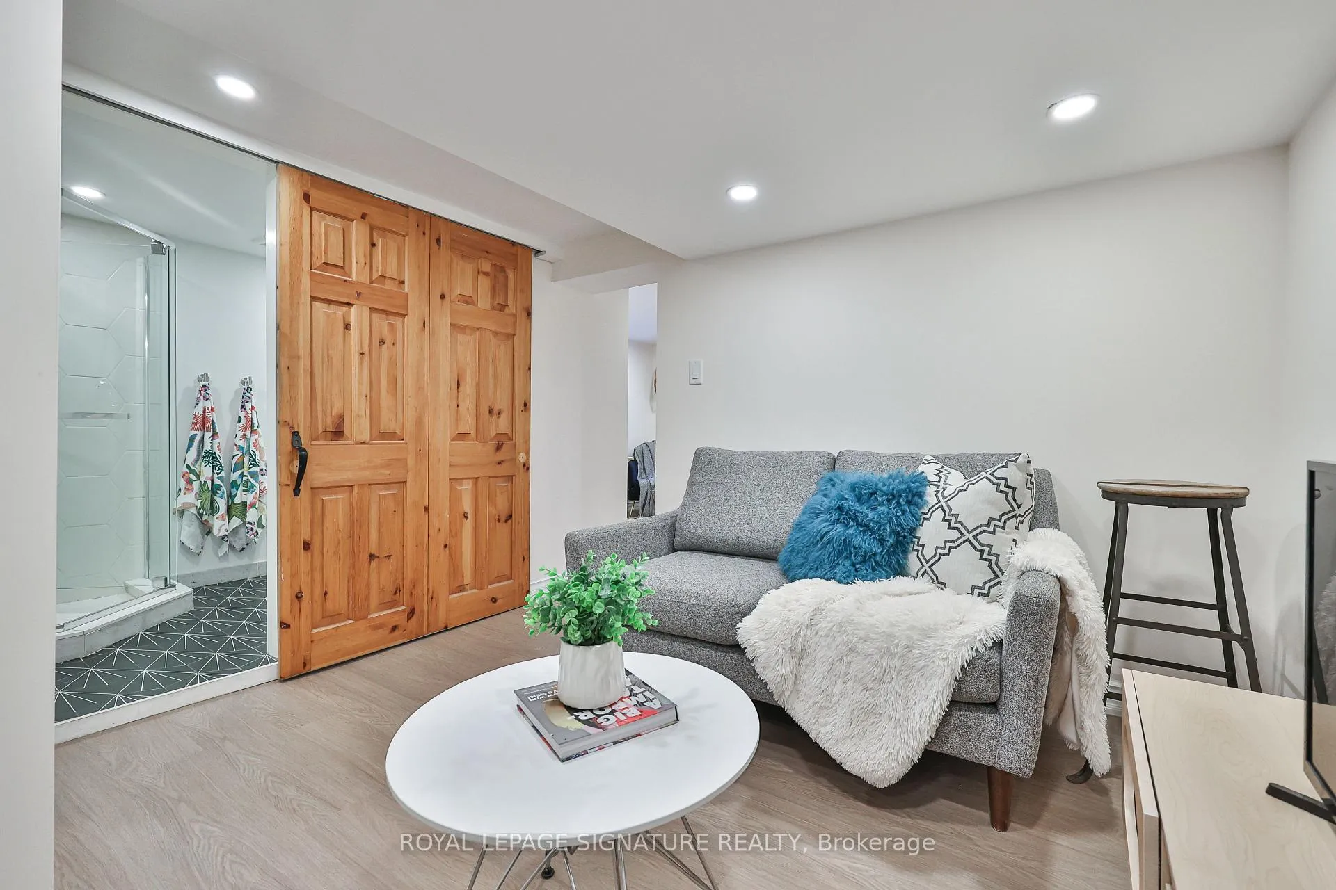 Photo 62 of 71 South Bonnington Avenue, Scarborough, Birchcliffe-Cliffside — HOMEH