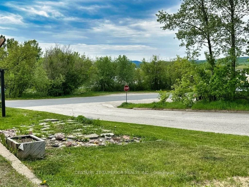 Photo 1 of 141 Railway Street, Nipigon — HOMEH
