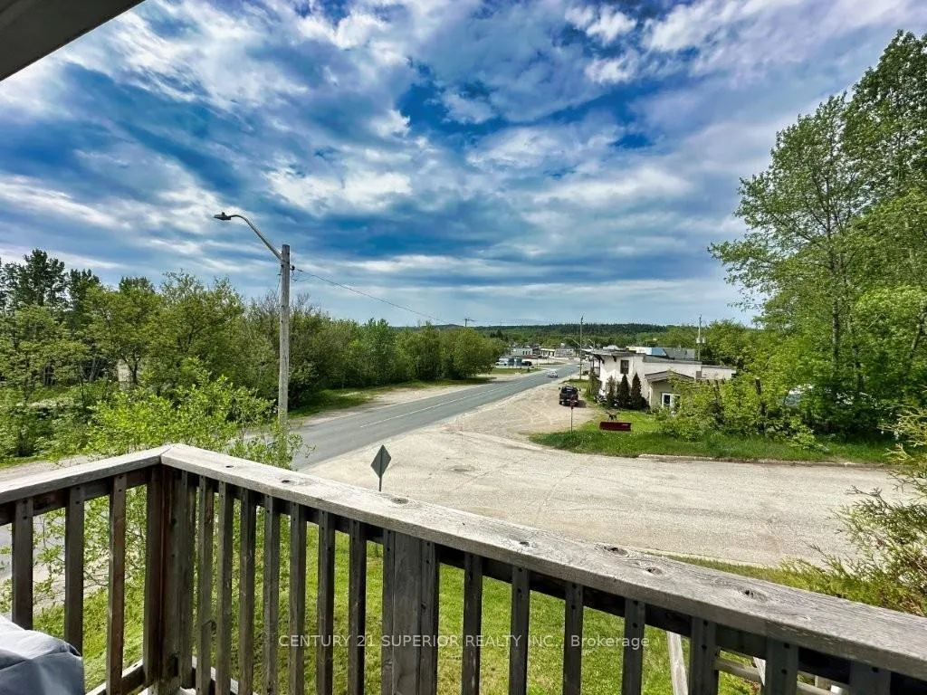 Photo 6 of 141 Railway Street, Nipigon — HOMEH