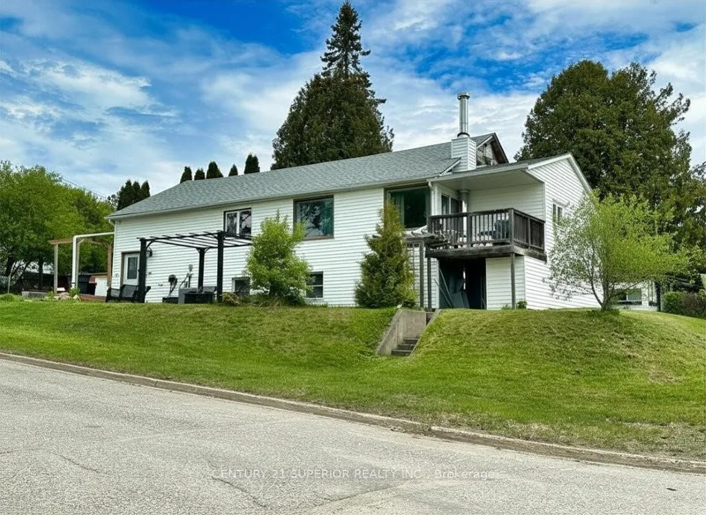 Photo 44 of 141 Railway Street, Nipigon — HOMEH