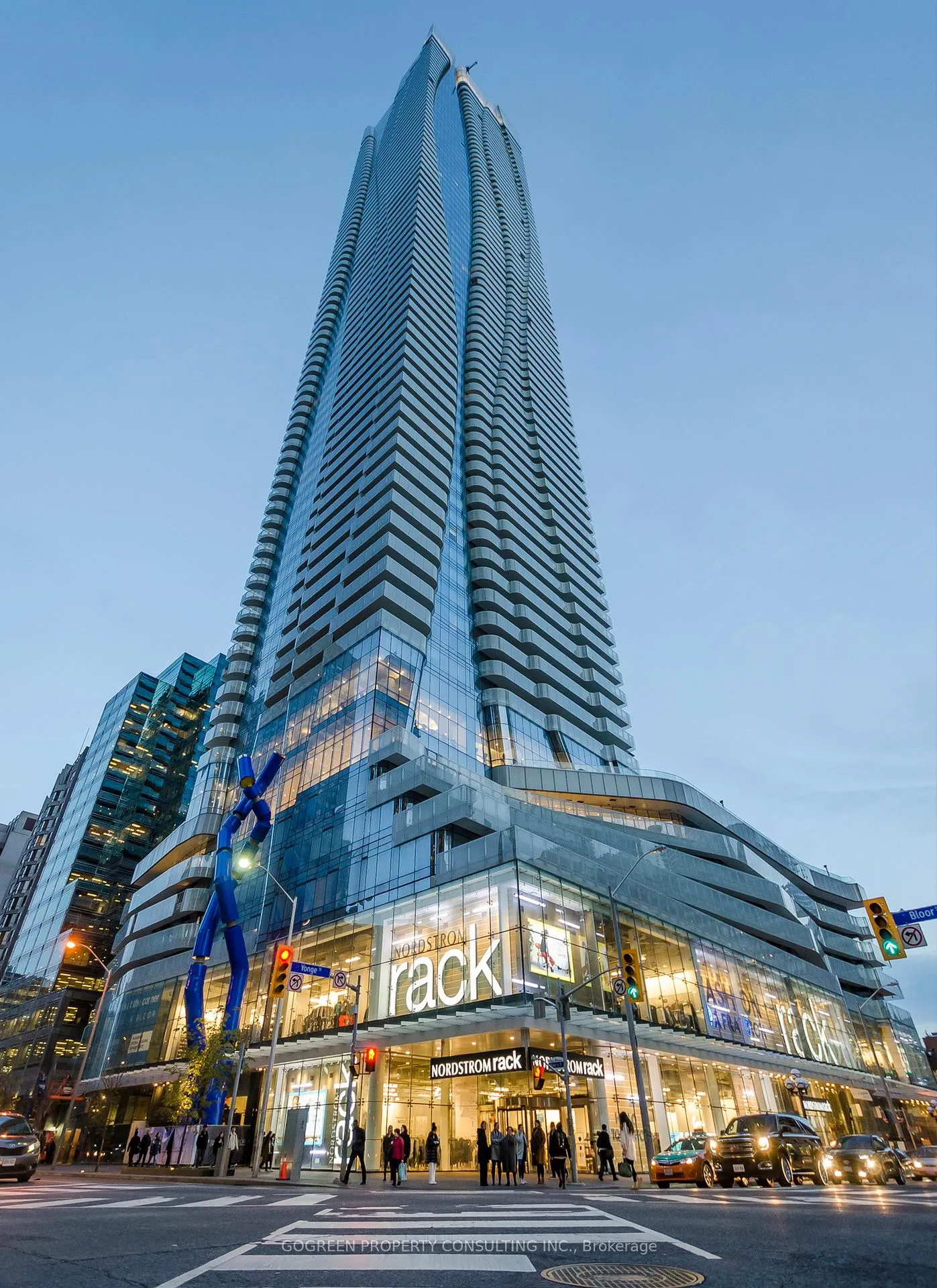 Front of Unit 1807, 1 Bloor Street E