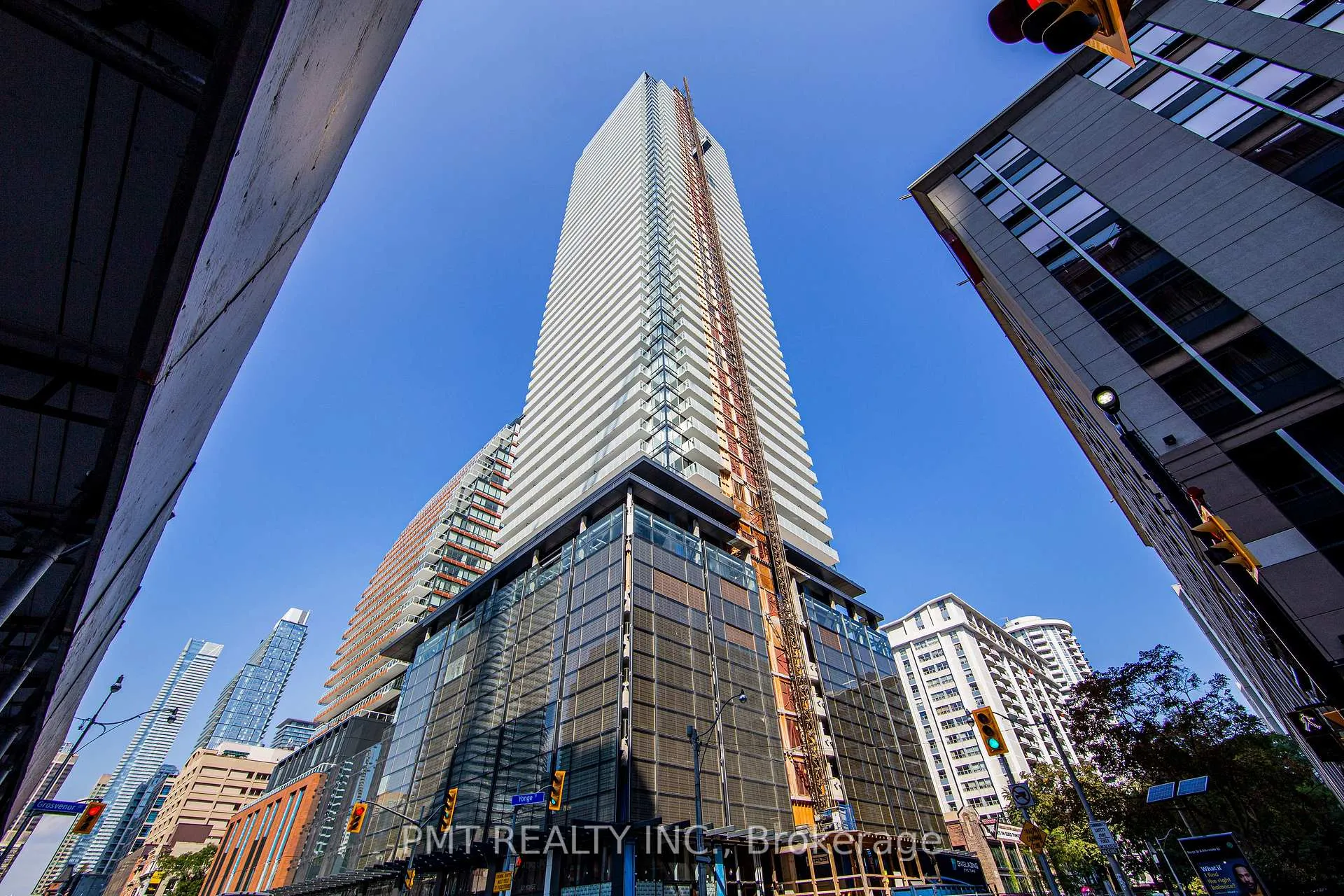 Front of Unit 2901, 501 Yonge Street
