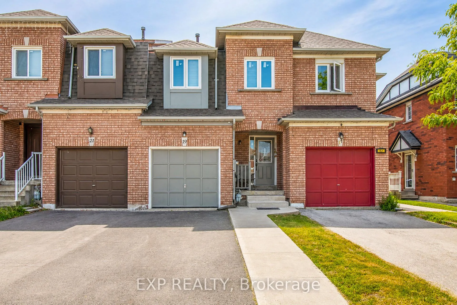 Photo 1 of 19 Ural Circle, Brampton, Sandringham-Wellington — HOMEH