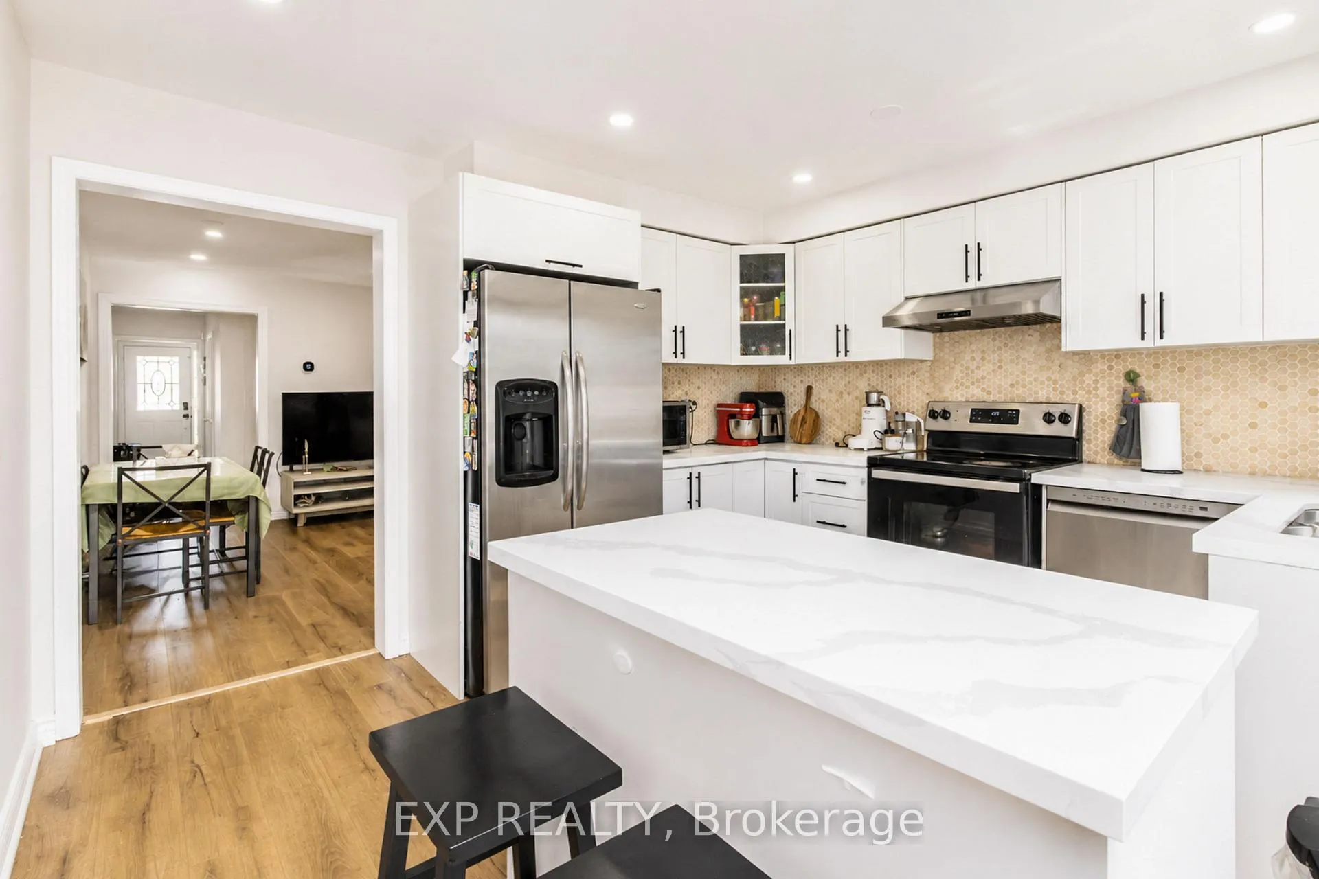 Photo 4 of 19 Ural Circle, Brampton, Sandringham-Wellington — HOMEH