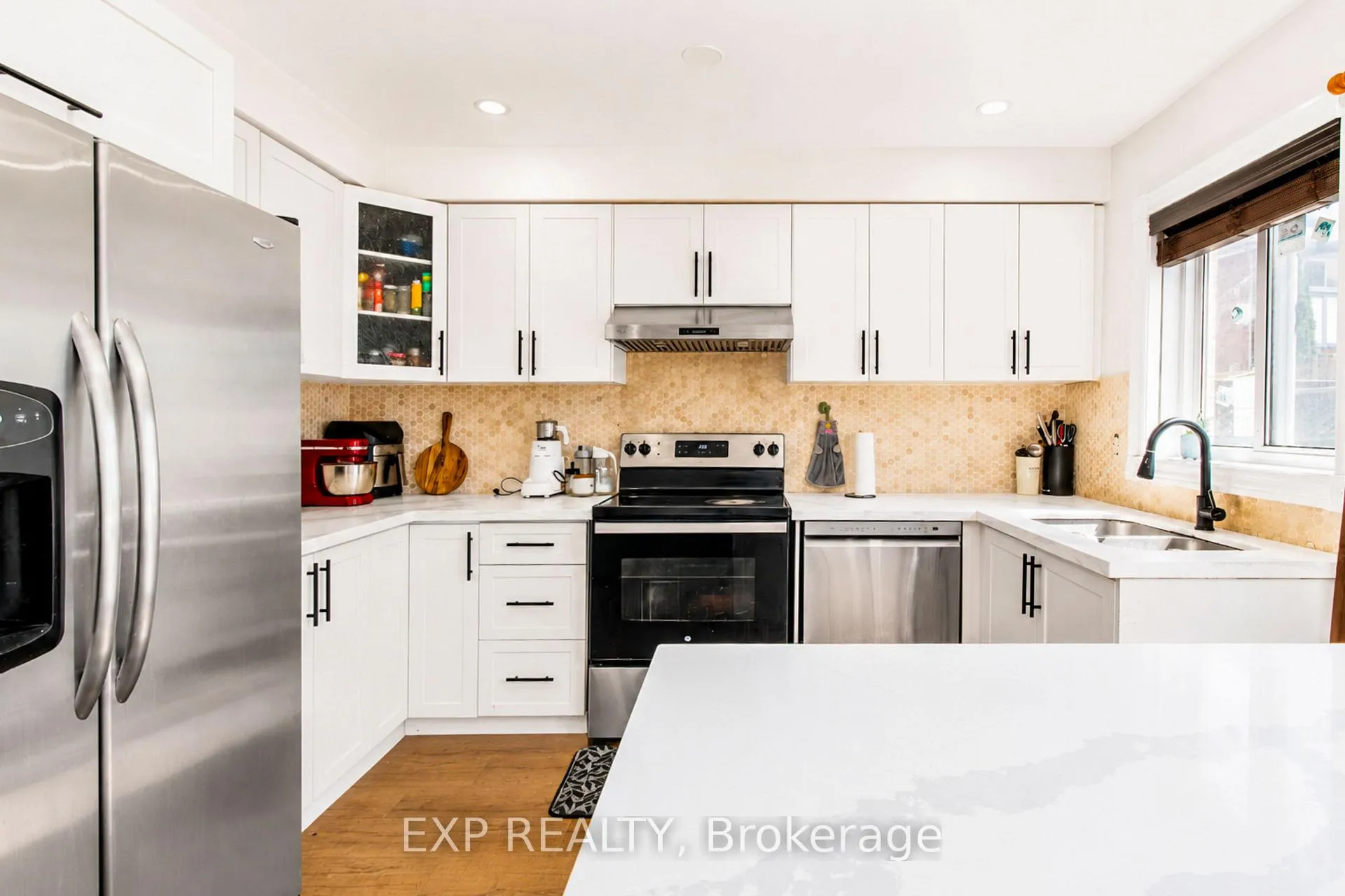 Photo 5 of 19 Ural Circle, Brampton, Sandringham-Wellington — HOMEH